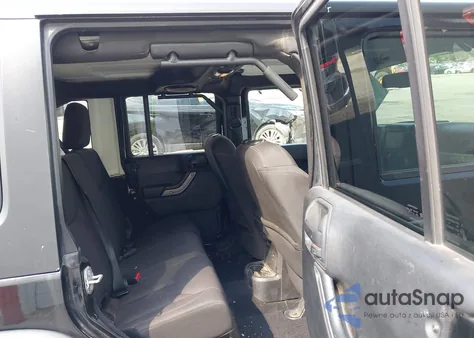 2014 Jeep Wrangler Unlimited Sport z USA, uszkodzony, nr VIN 1C4BJWDG4EL276994